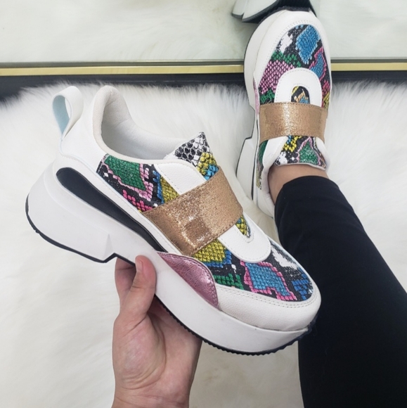 Shoes - Fashion snakers